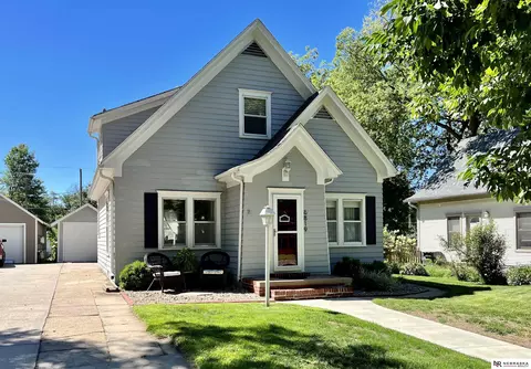 6819 Aylesworth Ave, Lincoln, NE 68505