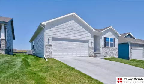 17512 Potter St, Bennington, NE 68007