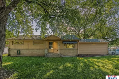 1205 N 85 St, Omaha, NE 68114