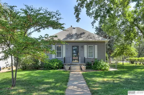 2811 Jefferson St, Bellevue, NE 68005