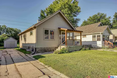 2731 Saratoga St, Omaha, NE 68111