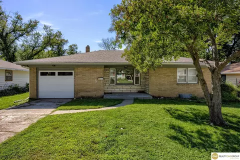 528 N 76th St, Omaha, NE 68114