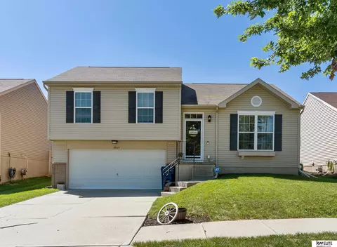 14601 Leeman St, Bennington, NE 68007