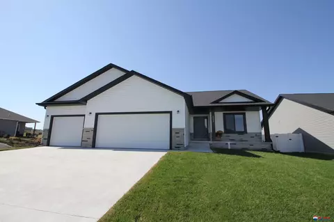 5905 SW 8th St, Lincoln, NE 68523