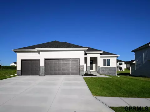 5422 N 206 Ave, Elkhorn, NE 68022