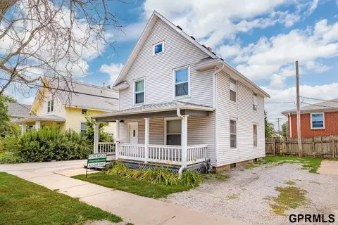 1325 S 13 St, Lincoln, NE 68502