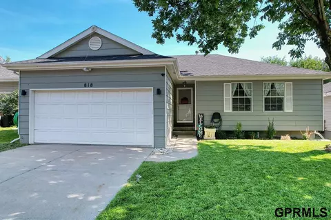 818 Westward Rd, Lincoln, NE 68521