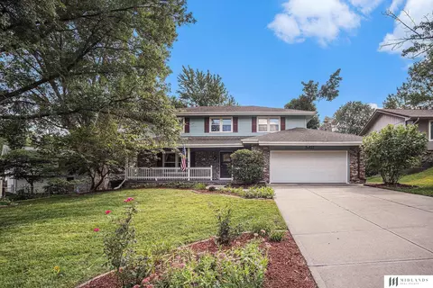 3107 Redwing Dr, Bellevue, NE 68123
