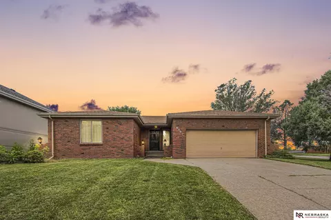 6306 S 95th St, Omaha, NE 68127