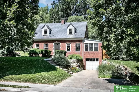 1612 Happy Hollow Blvd, Omaha, NE 68104