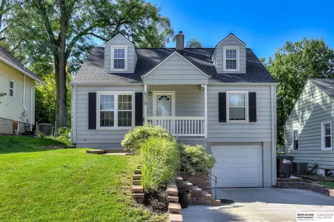 6319 Pierce St, Omaha, NE 68106