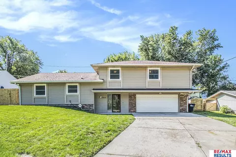 8515 Pratt St, Omaha, NE 68134