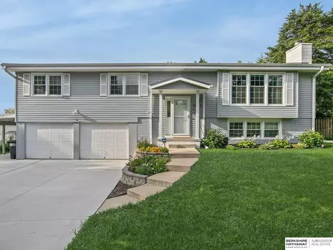 10523 Hansen Ave, Omaha, NE 68124