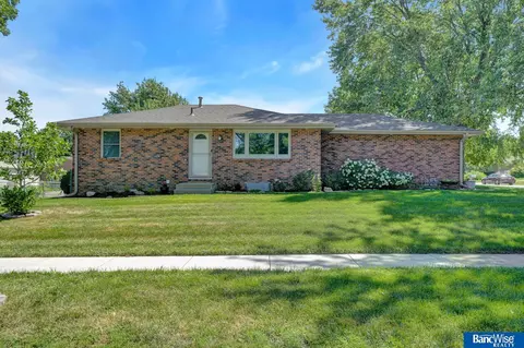3110 S 52 St, Lincoln, NE 68506