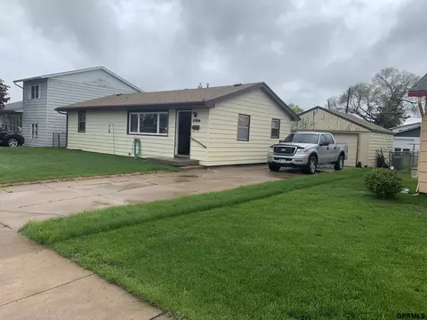 2706 W 4 St, North Platte, NE 69101