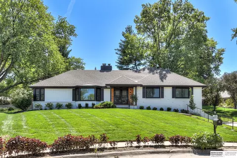 3325 S 95th Cir, Omaha, NE 68124