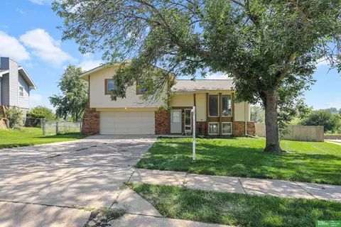 2705 Ponderosa Dr, Bellevue, NE 68123