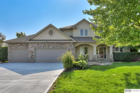 6721 N 162 St, Omaha, NE 68116