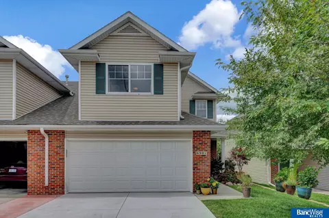 6901 S 90th St, Lincoln, NE 68526