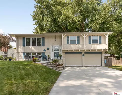 11422 Browne Cir, Omaha, NE 68164
