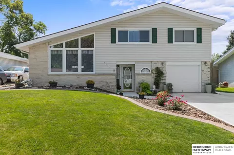 8115 Gold St, Omaha, NE 68124