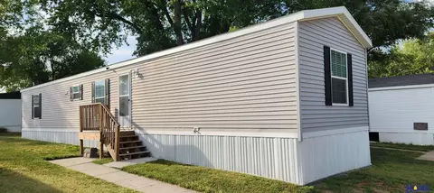3715 NW Conifer Ct #395, Lincoln, NE 68521