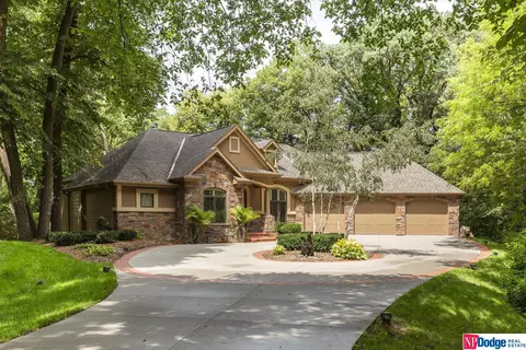 7140 Silver Creek Cir, Omaha, NE 68152