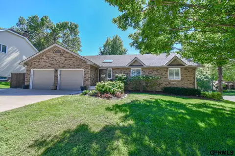 12347 Izard St, Omaha, NE 68154