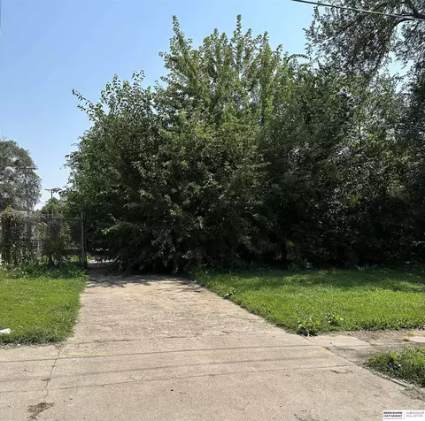 1800 Grant St, Omaha, NE 68110
