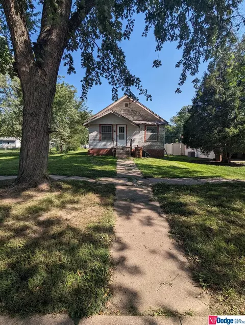 914 4th St, Milford, NE 68405