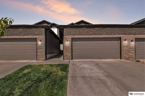 3836 Chileno Dr, Lincoln, NE 68516