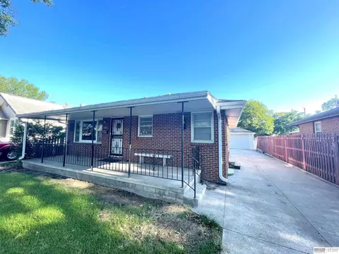 6020 Benton St, Lincoln, NE 68507
