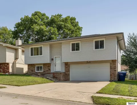 13433 Redwood St, Omaha, NE 68138
