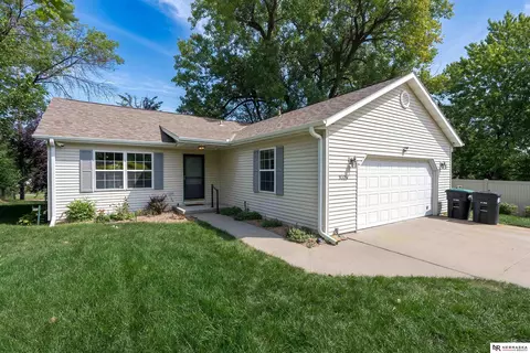 9324 Corby St, Omaha, NE 68134