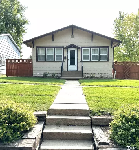 1120 N Kansas St, Superior, NE 68978