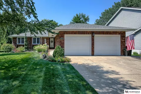 3701 S 77th St, Lincoln, NE 68506