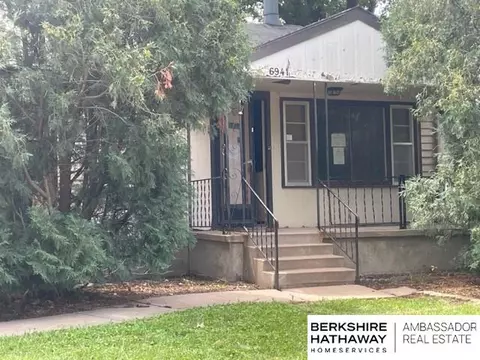 6941 Fairfax Ave, Lincoln, NE 68505