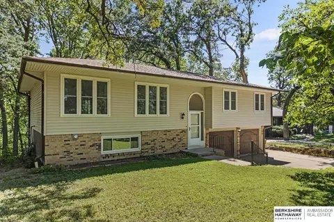 1003 Bellevue Blvd N, Bellevue, NE 68005