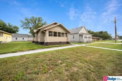 209 Elk, Hooper, NE 68031 photo 2