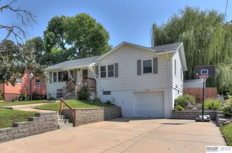 3411 N Main St, Elkhorn, NE 68022