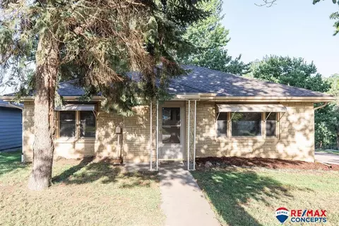 406 Russell St, Firth, NE 68358
