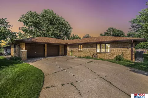 4421 S 46 St, Omaha, NE 68117
