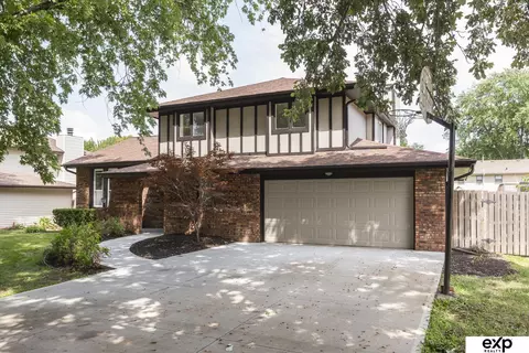2511 S 165 St, Omaha, NE 68130