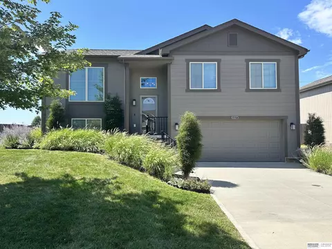 13904 S 47th St, Papillion, NE 68133