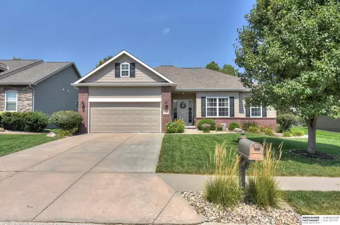 14620 Hartman Ave, Omaha, NE 68116