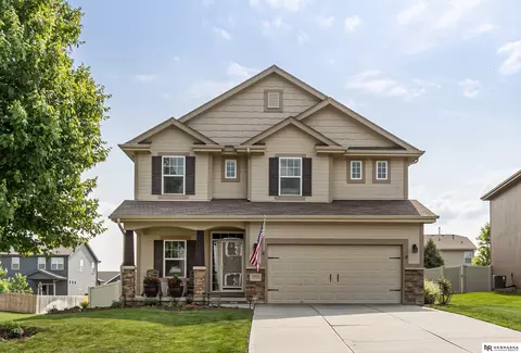 10601 S 112th St, Papillion, NE 68046