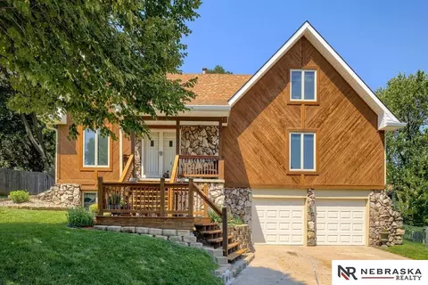 15522 Dewey Cir, Omaha, NE 68154