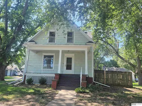 1043 N Walnut St, Wahoo, NE 68066