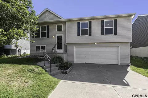 5917 S 193rd St, Omaha, NE 68135