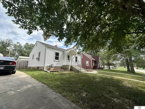 1216 N 9th St, Beatrice, NE 68310 photo 3